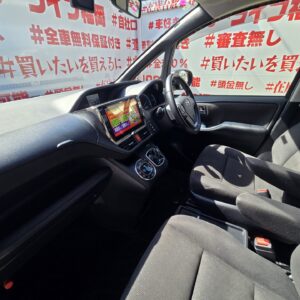 VOXY　ヴォクシー　ハイブリッドV【総合評価優良車】【カスタム】