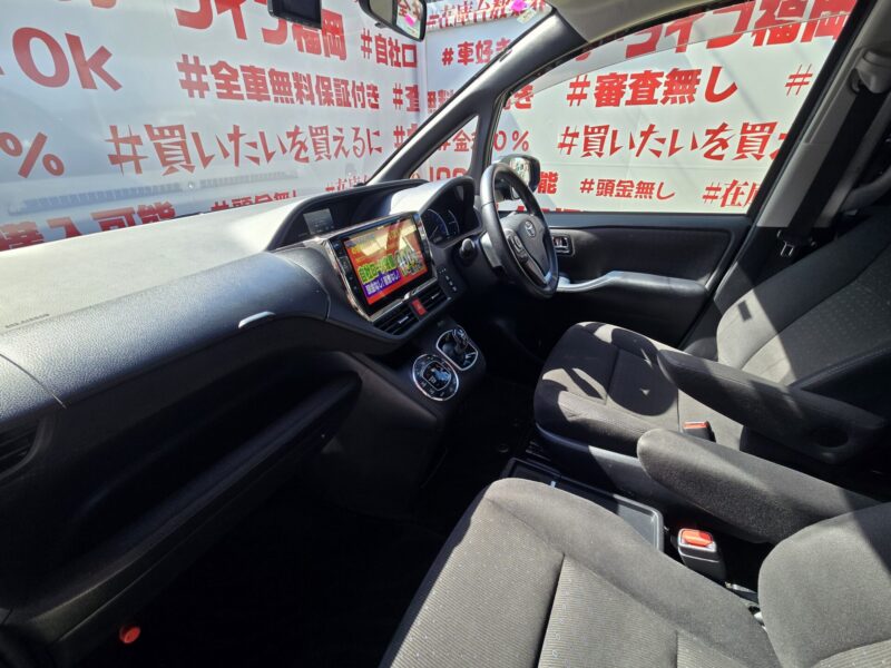 VOXY ヴォクシー ハイブリッドV【総合評価優良車】【カスタム】