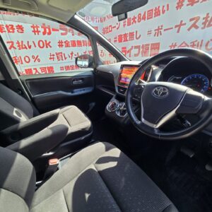 VOXY　ヴォクシー　ハイブリッドV【総合評価優良車】【カスタム】