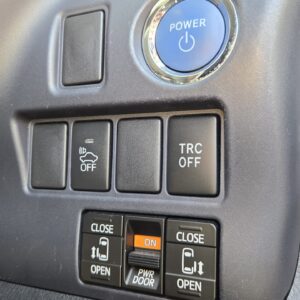 VOXY　ヴォクシー　ハイブリッドV【総合評価優良車】【カスタム】