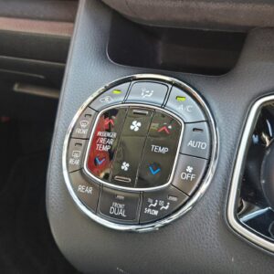 VOXY　ヴォクシー　ハイブリッドV【総合評価優良車】【カスタム】