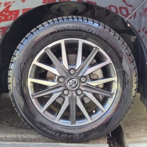 VOXY　ヴォクシー　ハイブリッドV【総合評価優良車】【カスタム】