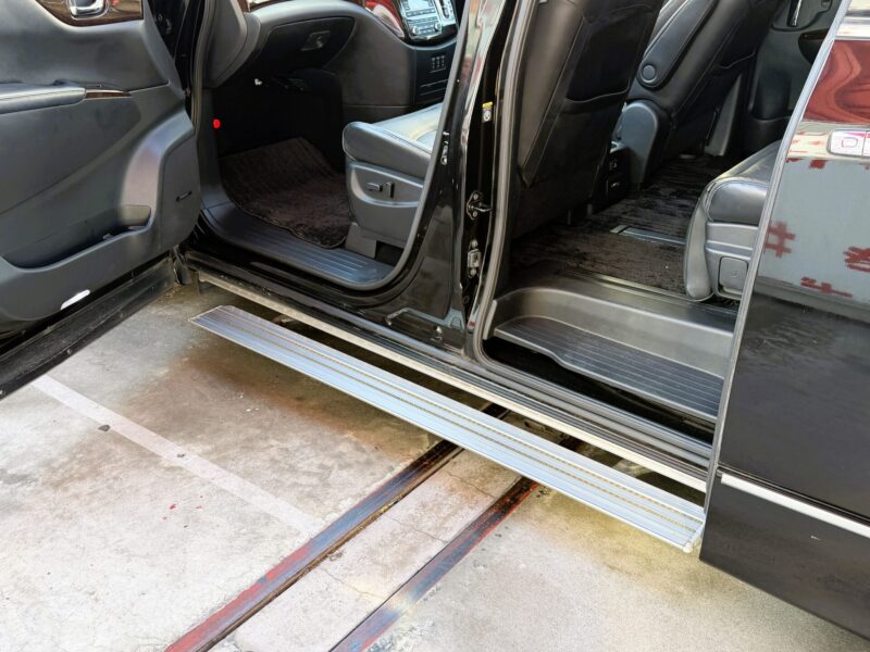 ELGRAND エルグランド VIP【特別仕様車】