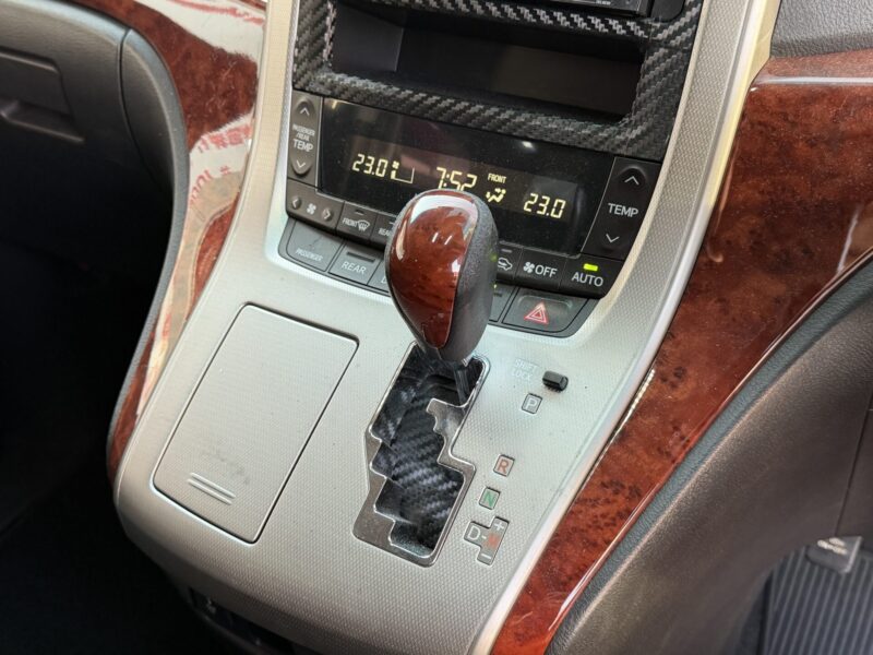 VELLFIRE ヴェルファイア 2.4Z プラチナセレクション【総合評価優良車】【特別仕様車】【カスタム】【車検2年付】