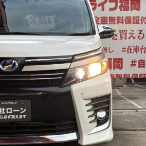 VOXY　ヴォクシー　ハイブリッドＺＳ煌Ⅱ【特別仕様車】【車検2年付】