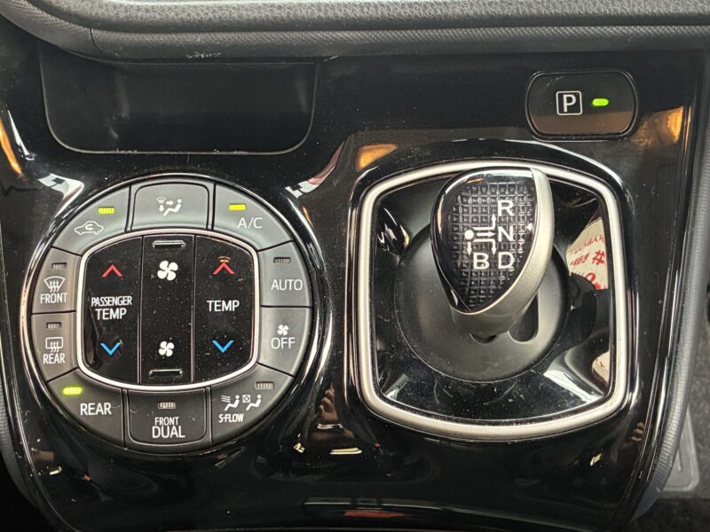VOXY ヴォクシー ハイブリッドZS煌Ⅱ【特別仕様車】【車検2年付】
